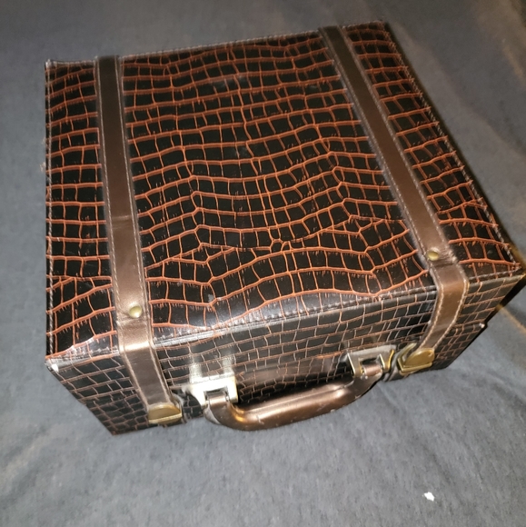 Light-Up Vintage Travel Cosmetic  Case - Faux Leather - Brown Reptile Print - Picture 2 of 16